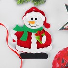 Набор для творчества - создай ёлочное украшение из фетра «Снеговик с подарком» оптом